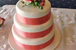 Cake wedding flowers